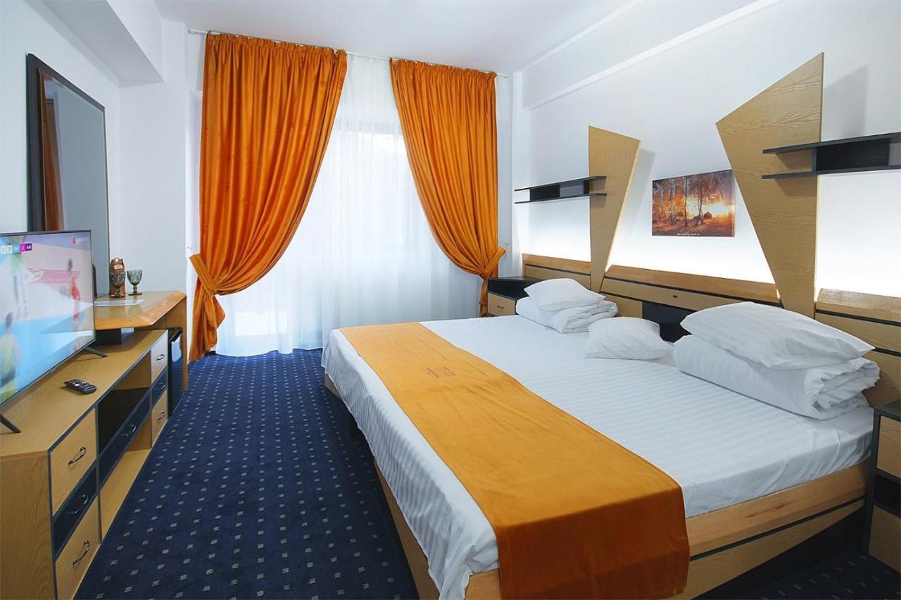 Complex Panoramic Hotel Slanic Moldova Exterior photo